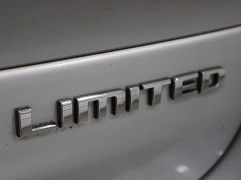 Used 2023 Jeep Grand Cherokee L Limited w/ Luxury Tech Group II AWD/4WD image 24