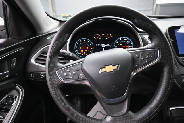 Used 2025 Chevrolet Malibu LT FWD image 8