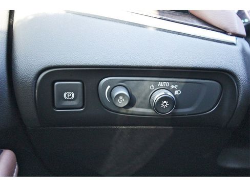 Used 2018 Buick Enclave Avenir w/ Avenir Technology Package image 24