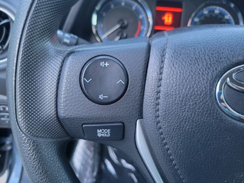 Used 2019 Toyota Corolla LE FWD image 31