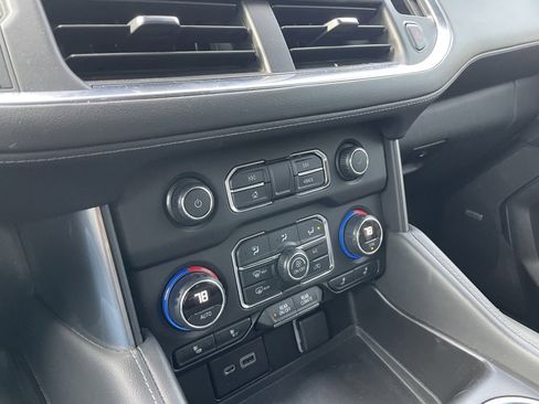 Used 2021 Chevrolet Tahoe LT w/ LT Signature Package image 18