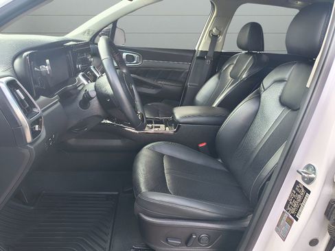 Used 2023 Kia Sorento SX image 17