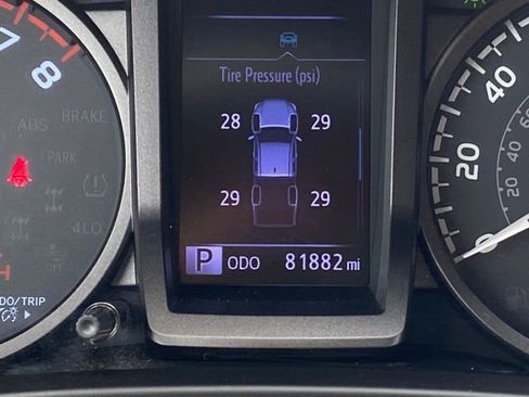 Used 2019 Toyota Tacoma TRD Off-Road image 16