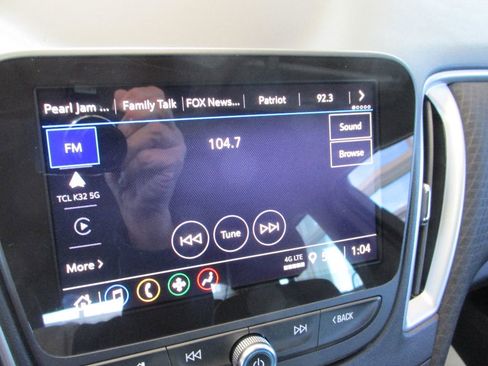 Used 2024 Chevrolet Malibu LT image 21