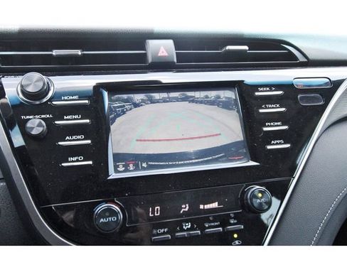 Used 2018 Toyota Camry SE w/ Convenience Package image 24