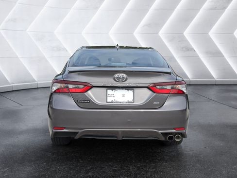 Used 2024 Toyota Camry SE w/ Convenience Package FWD image 4