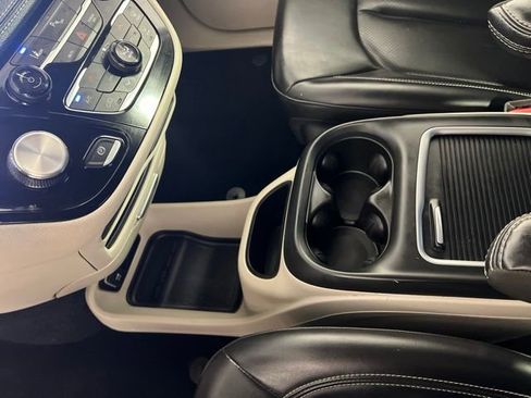 Certified 2023 Chrysler Pacifica Touring-L FWD image 21