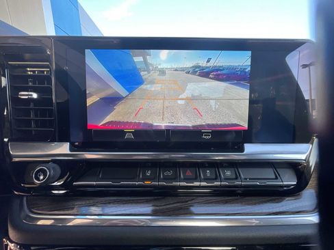 Used 2025 Chevrolet Silverado 2500 LT w/ Convenience Package image 14