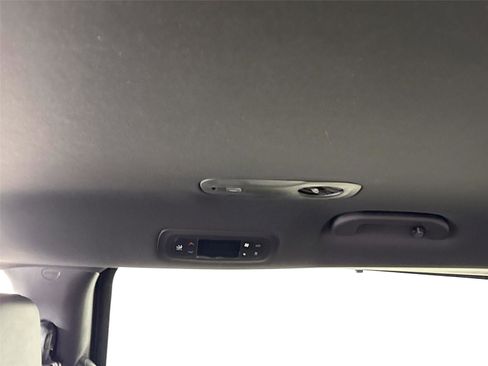 New 2026 Chrysler Pacifica Select FWD image 17