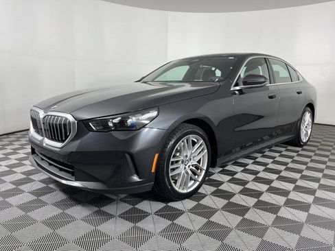 Used 2024 BMW 530i RWD image 4