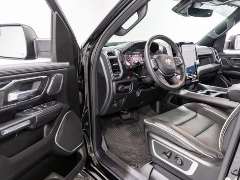 Used 2024 RAM 1500 Laramie AWD/4WD image 14