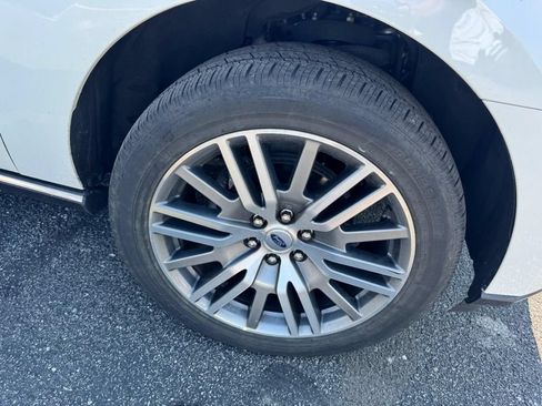 Used 2023 Ford Expedition Limited AWD/4WD image 6