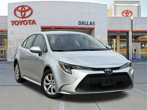 Used 2022 Toyota Corolla LE image 1