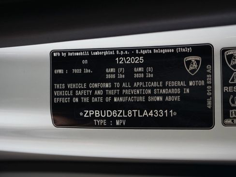 Used 2026 Lamborghini Urus SE image 38