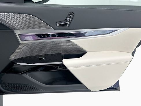 New 2026 BMW i7 xDrive60 w/ M Sport Package RWD image 24