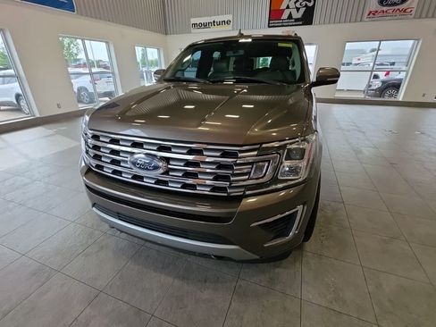 Used 2019 Ford Expedition Limited w/ Equipment Group 301A AWD/4WD image 3