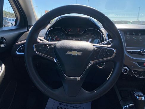 Used 2017 Chevrolet Cruze LT w/ Convenience Package image 15
