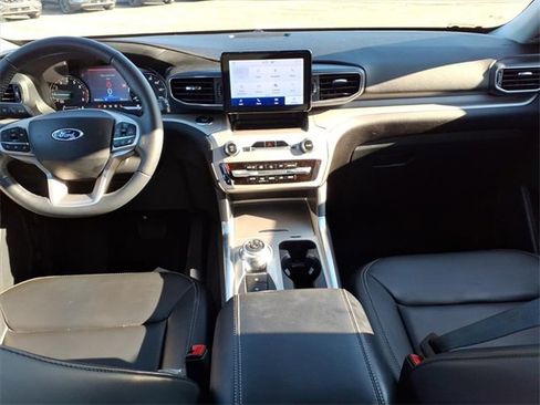 Used 2023 Ford Explorer XLT w/ Equipment Group 202A image 11