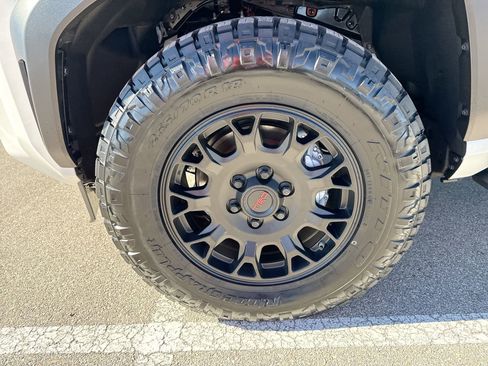 Certified 2026 Toyota 4Runner TRD Off-Road Premium image 19