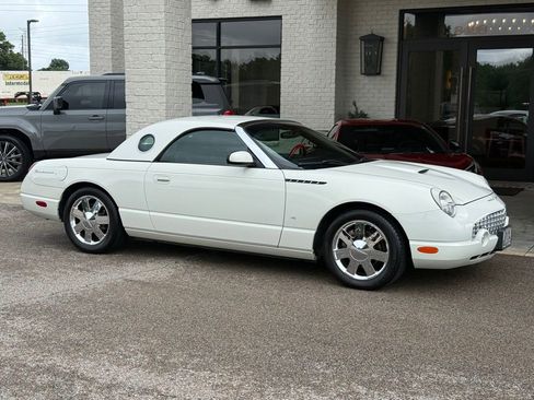 Used 2003 Ford Thunderbird RWD image 3