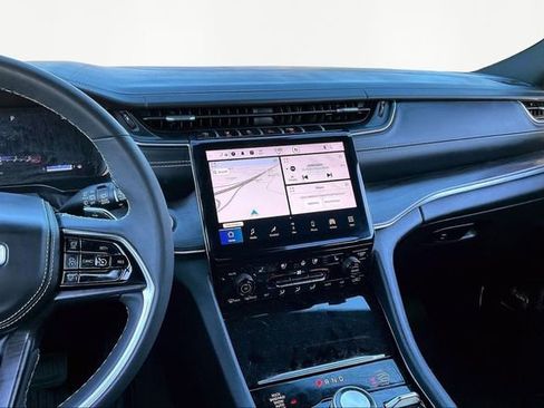 Used 2023 Jeep Grand Cherokee L Overland w/ Luxury Tech Group IV image 9