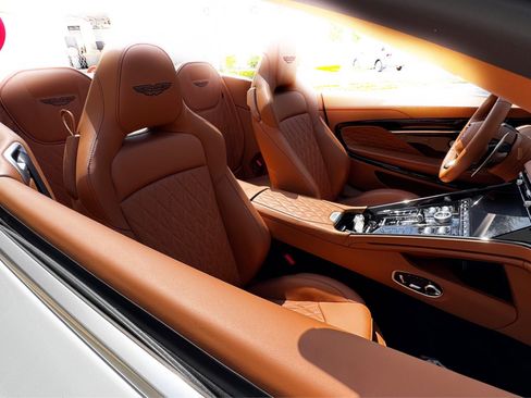 Used 2025 Aston Martin DB12 Convertible RWD image 14