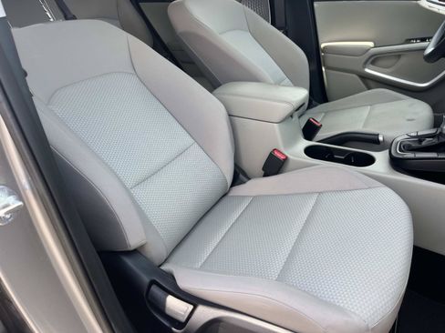 Used 2023 Kia Soul LX FWD image 22