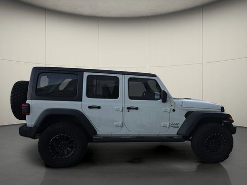 Used 2018 Jeep Wrangler Unlimited Sport S image 9