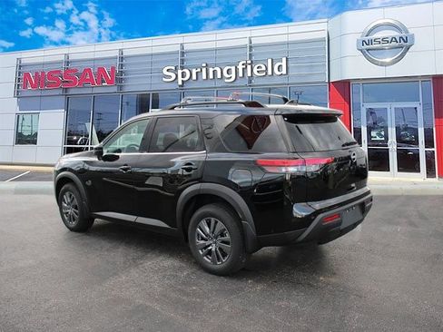 New 2025 Nissan Pathfinder SV w/ Black Appearance Package image 4