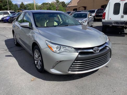 Used 2017 Toyota Camry XLE FWD image 6