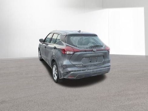 Used 2022 Nissan Kicks S image 5