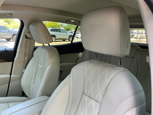 Used 2023 Buick Envision Avenir FWD image 24