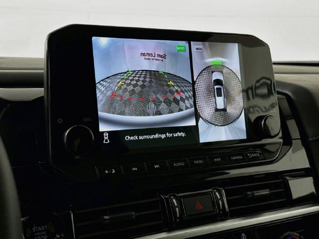 Used 2025 Nissan Pathfinder SL AWD/4WD image 14