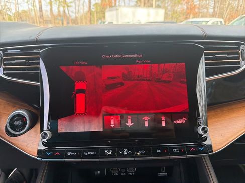 Used 2024 Jeep Grand Wagoneer L Series III image 19