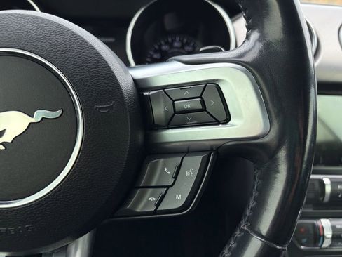 Used 2018 Ford Mustang Premium image 19