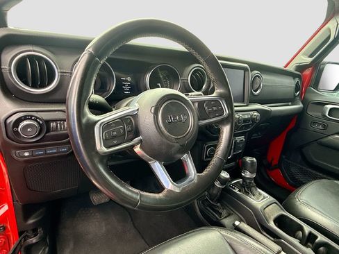Used 2022 Jeep Wrangler Unlimited Sahara AWD/4WD image 12