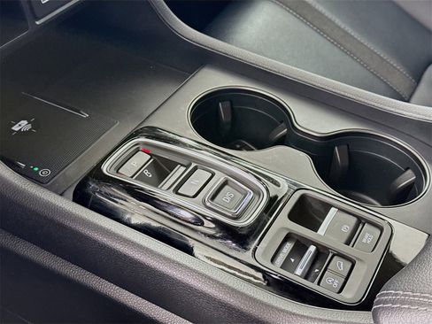 Used 2024 Honda Pilot EX-L image 11