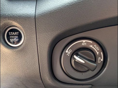 Used 2023 Nissan Frontier PRO-4X w/ Pro-4X Premium Package AWD/4WD image 14