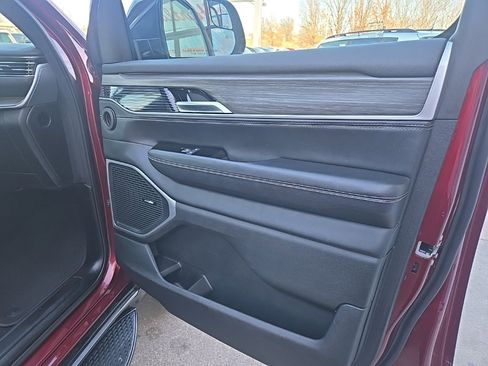 Used 2024 Jeep Wagoneer Series II image 82