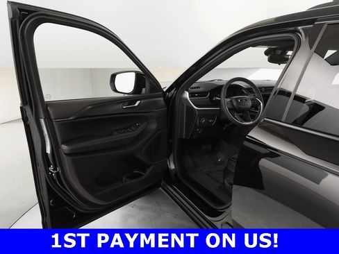 Certified 2023 Jeep Grand Cherokee Altitude image 17