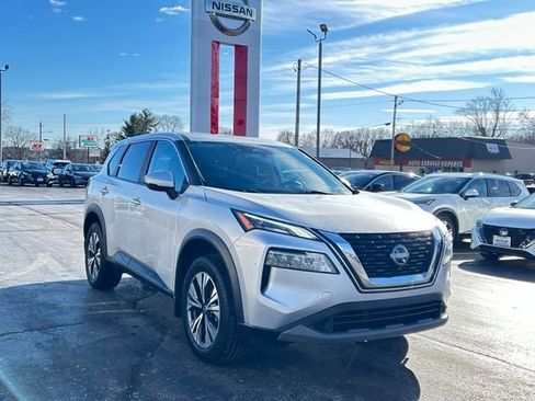 Used 2023 Nissan Rogue SV image 8