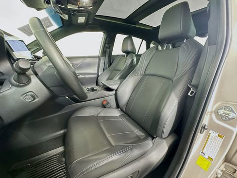 Used 2024 Toyota Venza Limited image 22