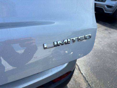 Used 2025 Jeep Compass Limited image 14