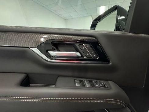 New 2026 GMC Yukon Elevation w/ LPO, Elevation Black Package RWD image 17