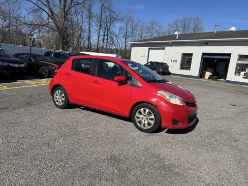 Used 2014 Toyota Yaris LE image 17