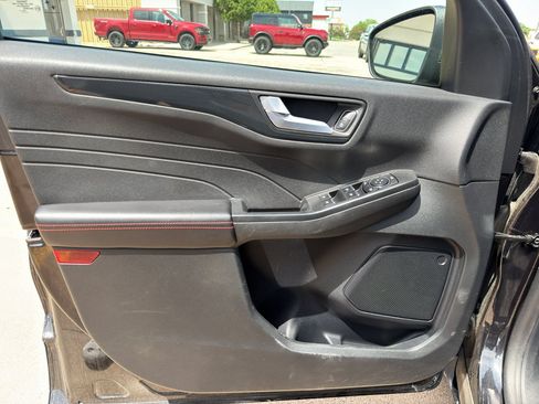 Used 2025 Ford Escape ST-Line FWD image 6