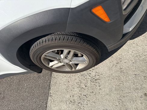 Used 2020 Hyundai Kona SE image 8