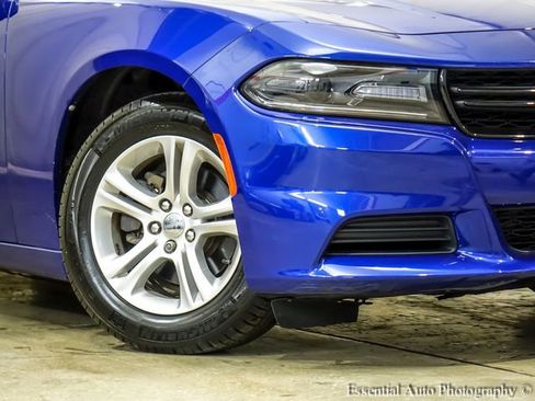 Used 2018 Dodge Charger SXT RWD image 4
