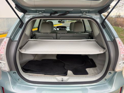 Used 2014 Toyota Prius V Five image 16