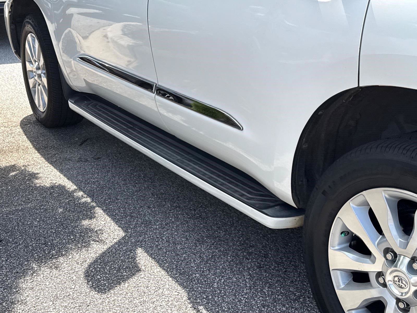 Used 2018 Toyota Sequoia Platinum AWD/4WD image 7